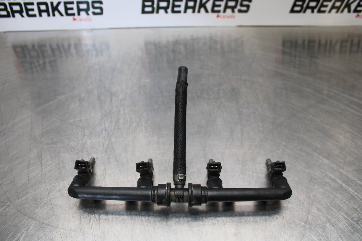 10-11 BMW S1000RR SECONDARY FUEL INJECTORS TOP AIRBOX GAS RAIL BB168