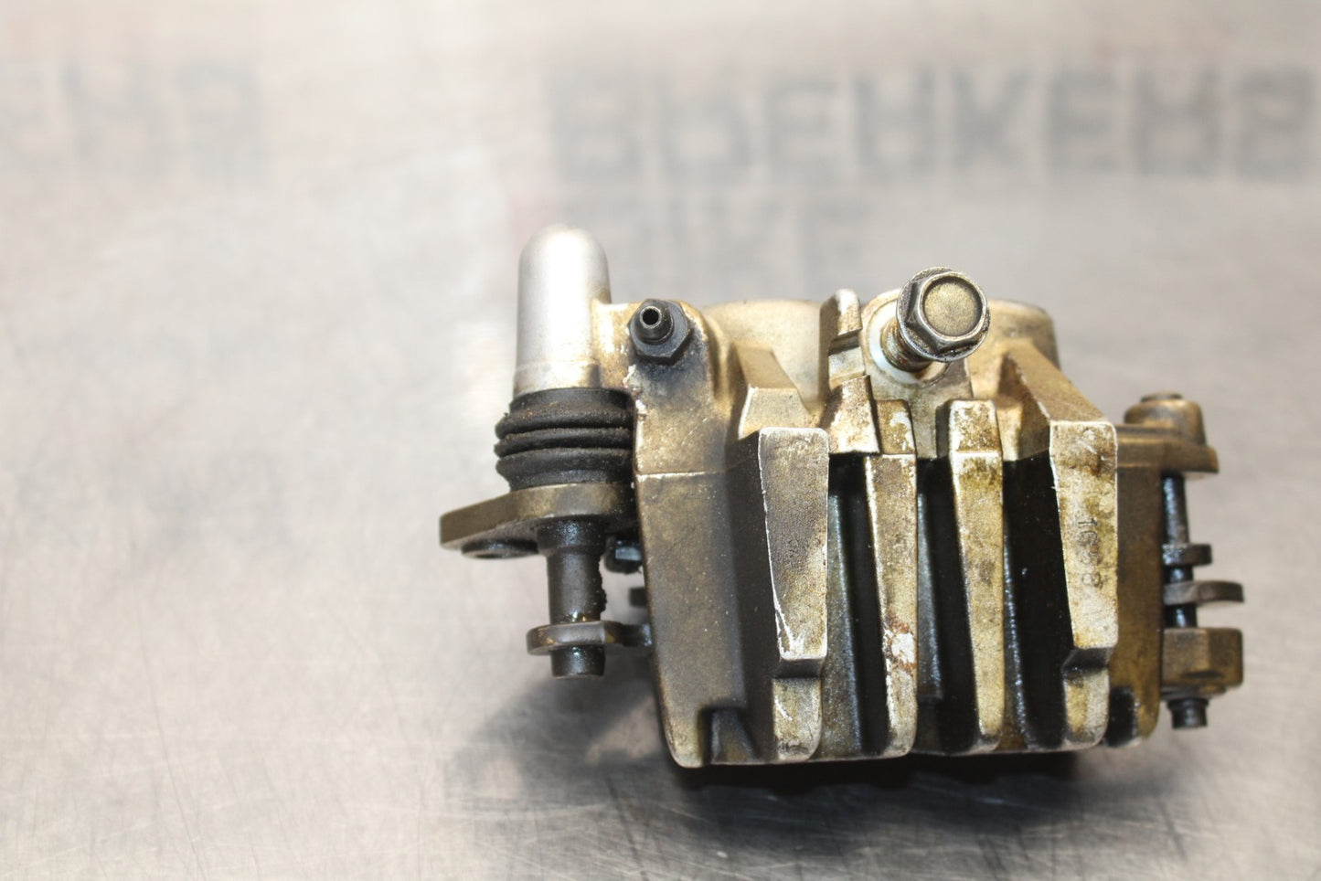 03-08 KAWASAKI VULCAN 1600 RIGHT LEFT FRONT BRAKE CALIPER SET PAIR BB196