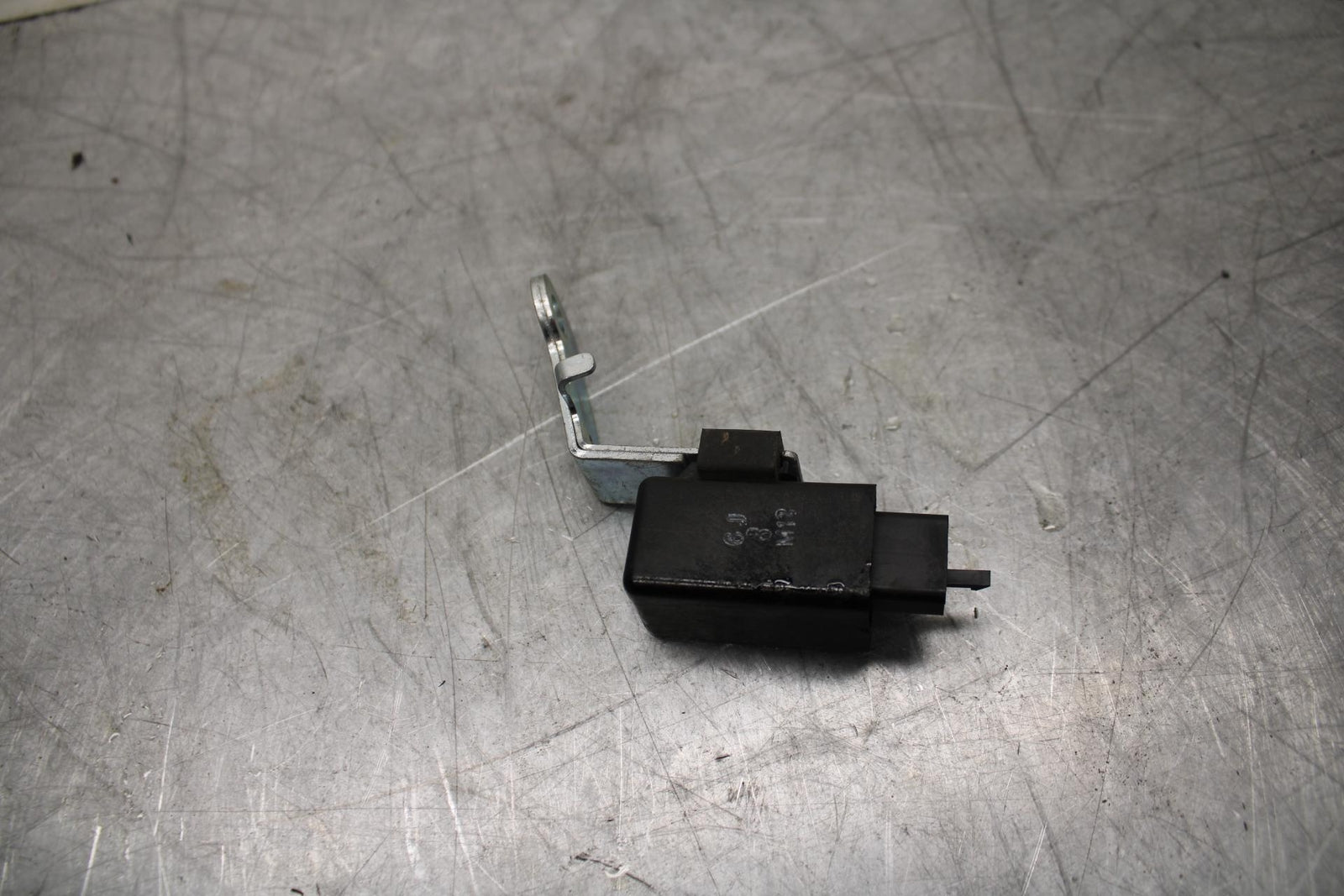 07-08 KAWASAKI CONCOURS 1400 ABS TURN SIGNAL BLINKER RELAY FLASHER SWITCH BB449