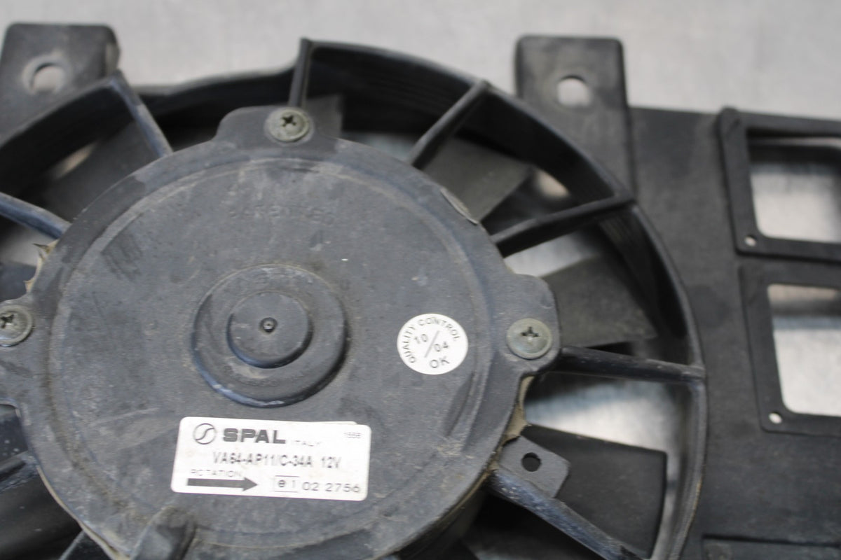 05 TRIUMPH ROCKET III ENGINE RADIATOR COOLING FAN BB186