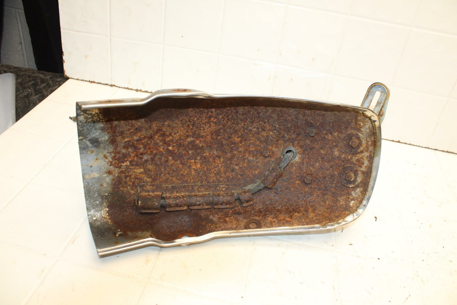 80-83 YAMAHA MAXIM 650 XJ650 REAR BACK WHEEL FENDER MUD GUARD BB403