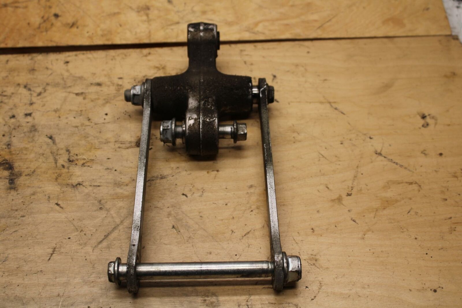 07-12 SUZUKI BANDIT 650S REAR DOGBONE SHOCK LINKAGE LINK BB328