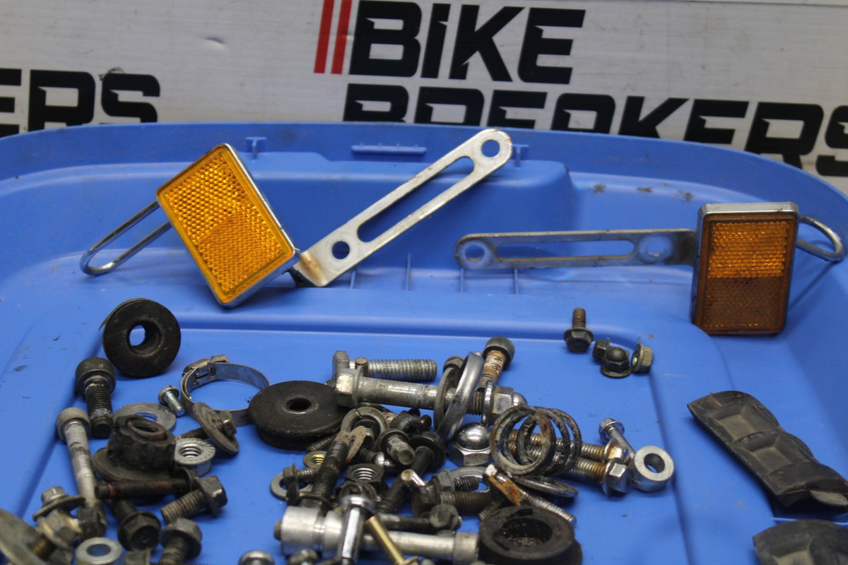 97 KAWASAKI VULCAN 1500 VN1500D CLASSIC MOUNTING BOLTS HARDWARE BB936