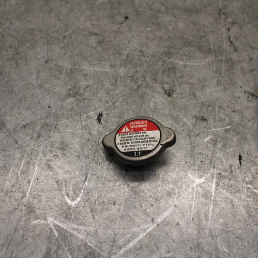 04-06 YAMAHA YZF R1 RADIATOR CAP BB432