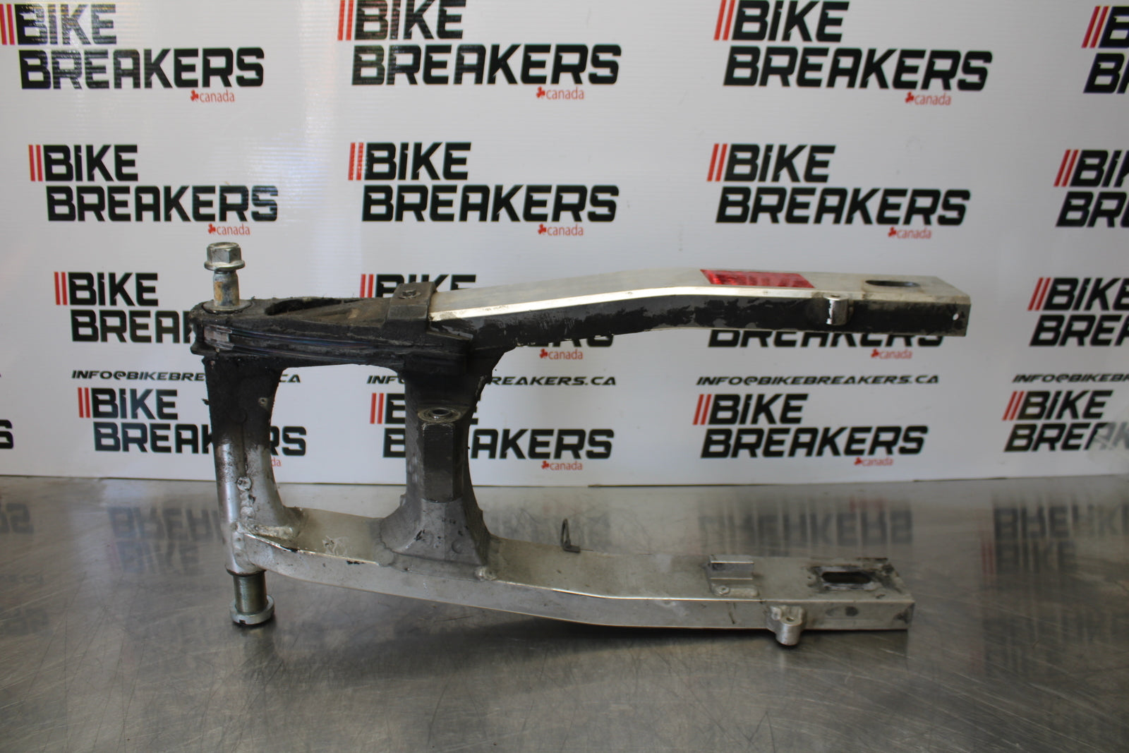 03 SUZUKI SV650S REAR SWINGARM BACK SUSPENSION SWING ARM BB167