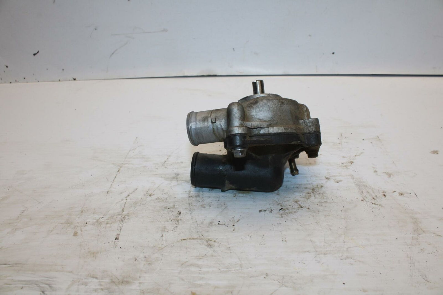 08-16 YAMAHA YZF R6 ENGINE WATER COOLANT PUMP  2C0-12420-00-00 BB273