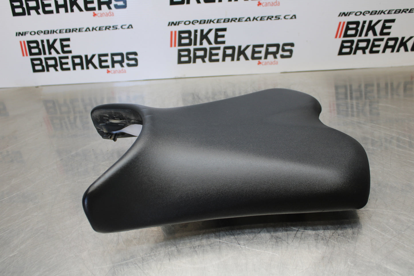 09-15 YAMAHA FZ6R FRONT DRIVERS SEAT PAD SADDLE PILLION BB161