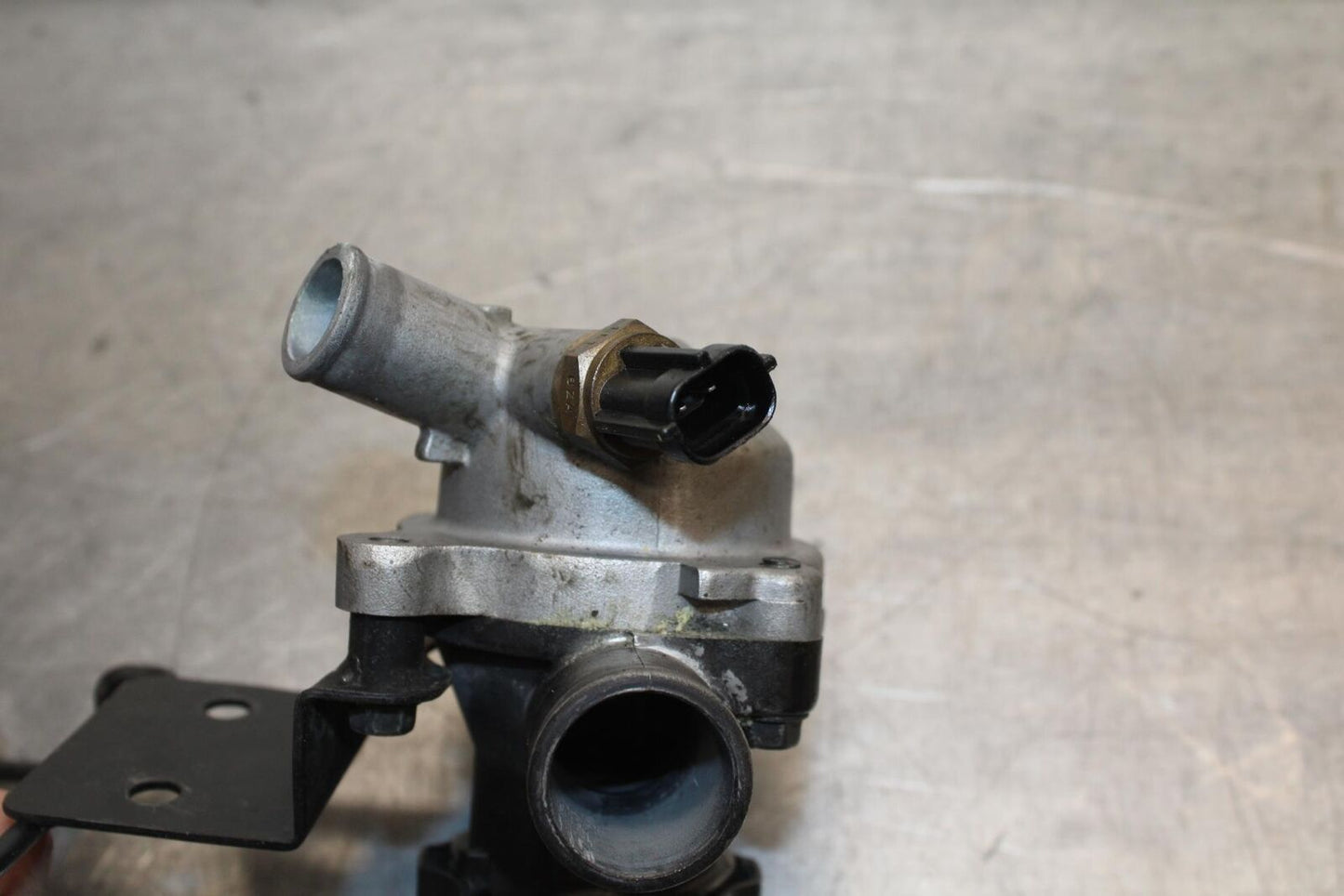 03-08 KAWASAKI VULCAN 1600 THERMOSTAT HOUSING 16160-0775 16160-1361 BB616