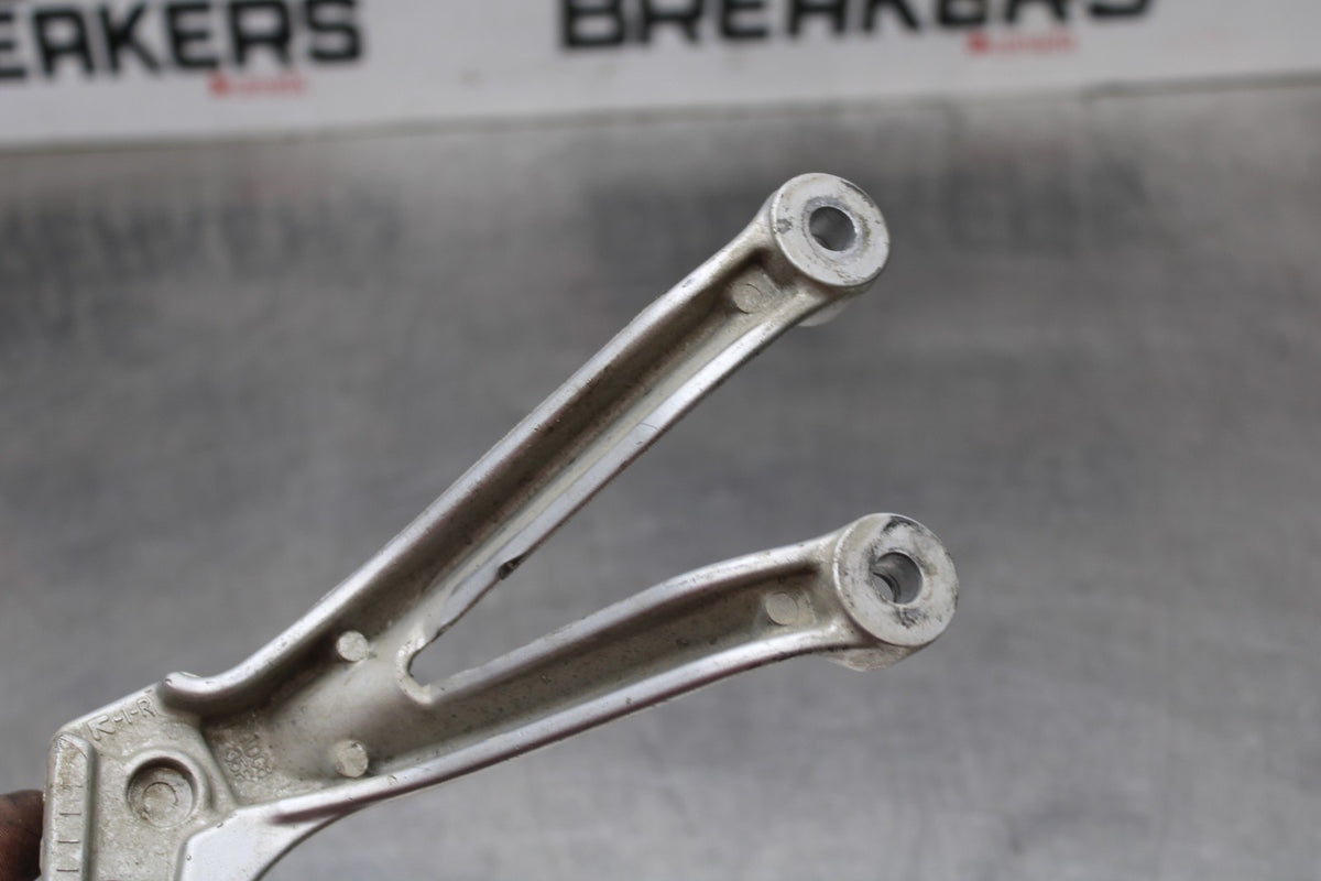 00 SUZUKI GSXR750 RIGHT REAR BACK PASSENGER PEG BB820