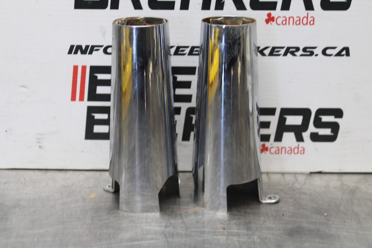 02 KAWASAKI VULCAN 800 VN800B CLASSIC FORK UPPER COVER TOP GUARD SHIELD BB862