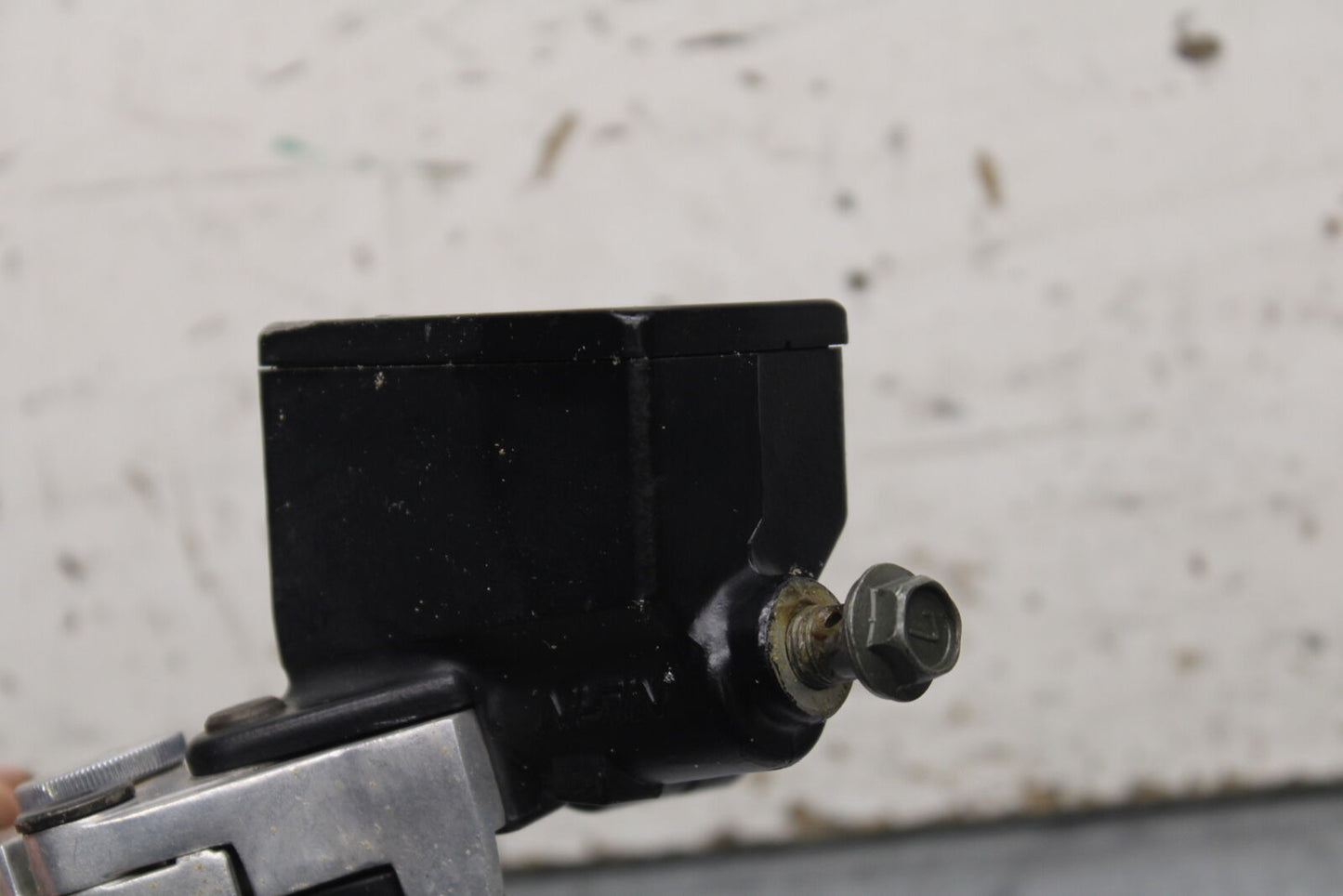 04-05 SUZUKI KATANA 750 GSX750F FRONT BRAKE MASTER CYLINDER w/ LEVER BB110