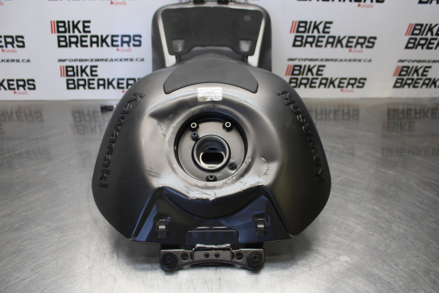 23-24 KAWASAKI NINJA ZX14R GAS TANK FUEL CELL PETROL RESERVOIR BB169