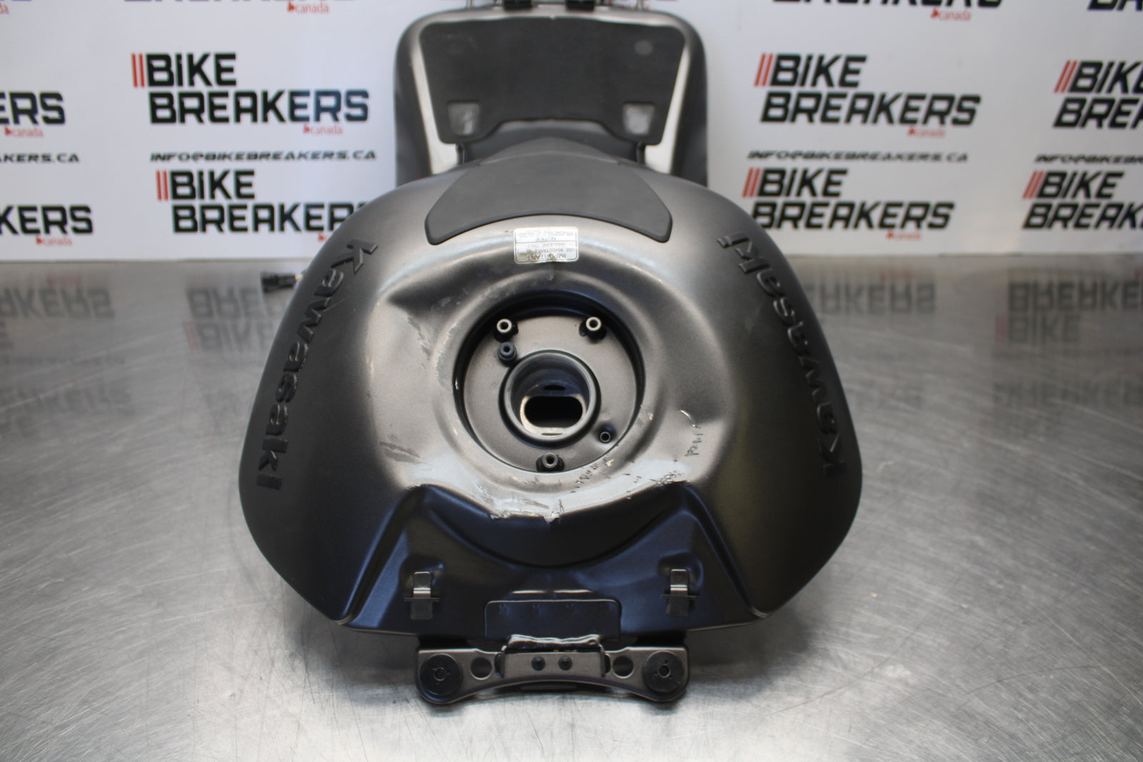 23-24 KAWASAKI NINJA ZX14R GAS TANK FUEL CELL PETROL RESERVOIR BB169