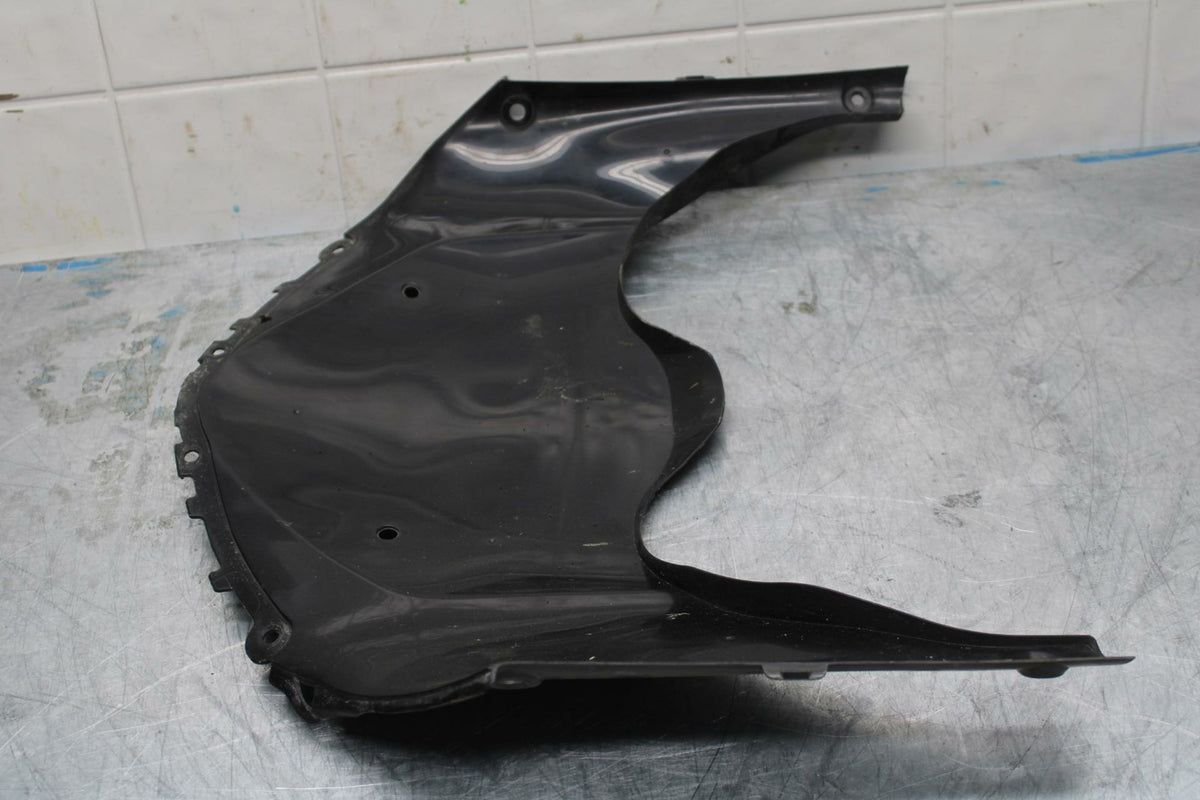 15-21 SUZUKI GSXR600 LOWER FRONT UPPER INNER HEADLIGHT COWL FAIRING  BB418