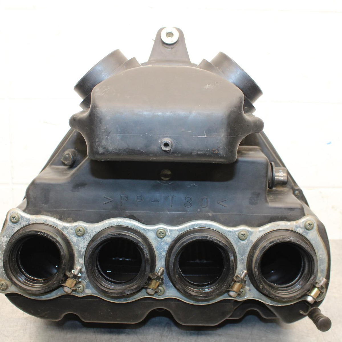 05 YAMAHA YZF R6S AIRBOX AIR INTAKE FILTER BOX BB600