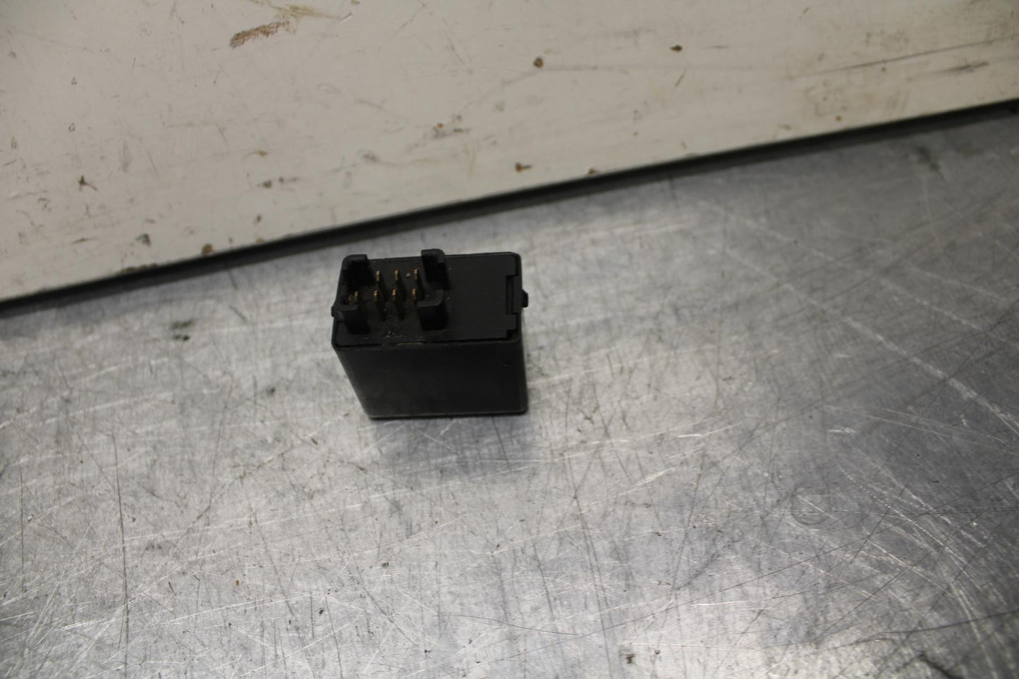 01 SUZUKI GSXR1000 TURN SIGNAL BLINKER RELAY FLASHER SWITCH 38610-03F00 BB100