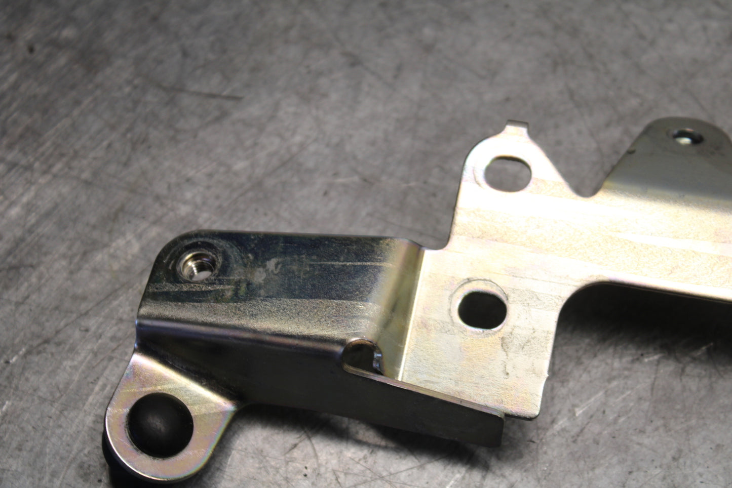 21-24 YAMAHA MT-07 FRONT SEAT MOUNTING BRACKET MOUNT BB662
