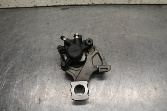 13 SUZUKI GSXR750 REAR BACK BRAKE CALIPER W MOUNT BRACKET BB110