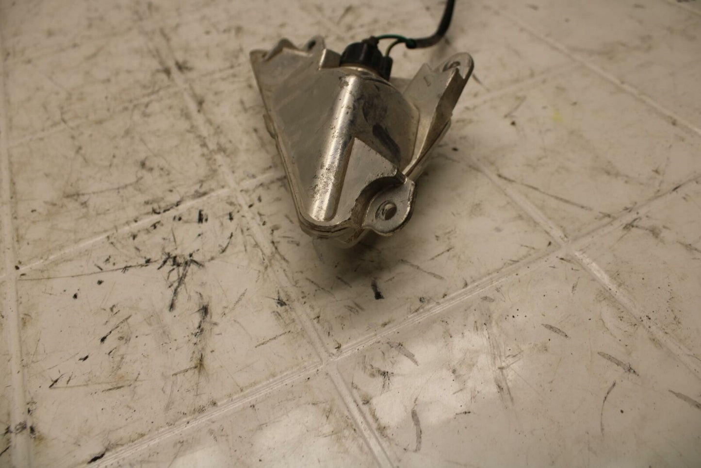 19-20 KAWASAKI NINJA ZX6R ZX636 LEFT REAR TURN SIGNAL LIGHT INDICATOR BB407