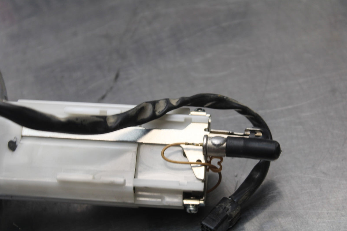 07-08 KAWASAKI NINJA ZX6R FUEL PUMP GAS PETROL SENDER UNIT 49040-0023 BB203