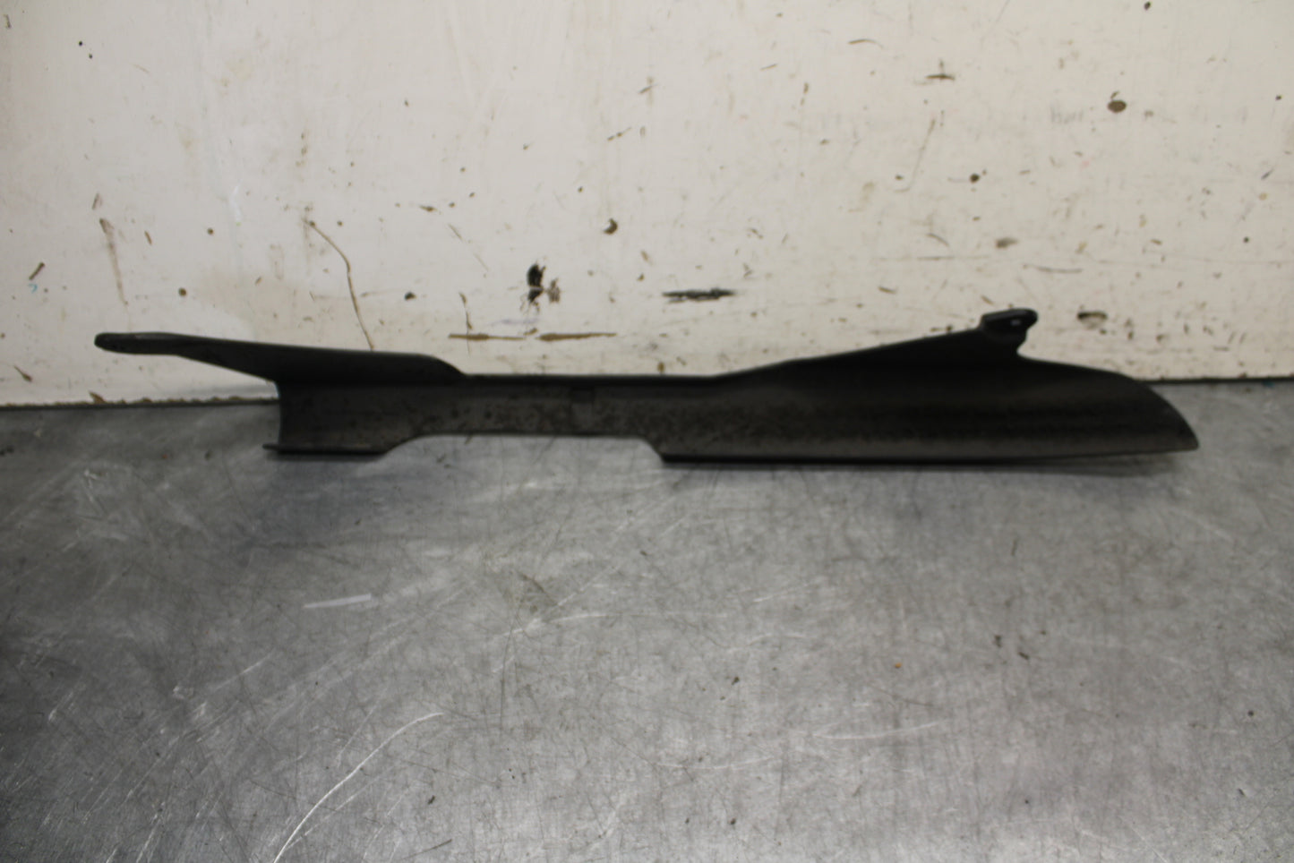 13-18 KAWASAKI NINJA ZX6R REAR BACK DRIVE CHAIN GUARD COVER 36014-0048 BB666