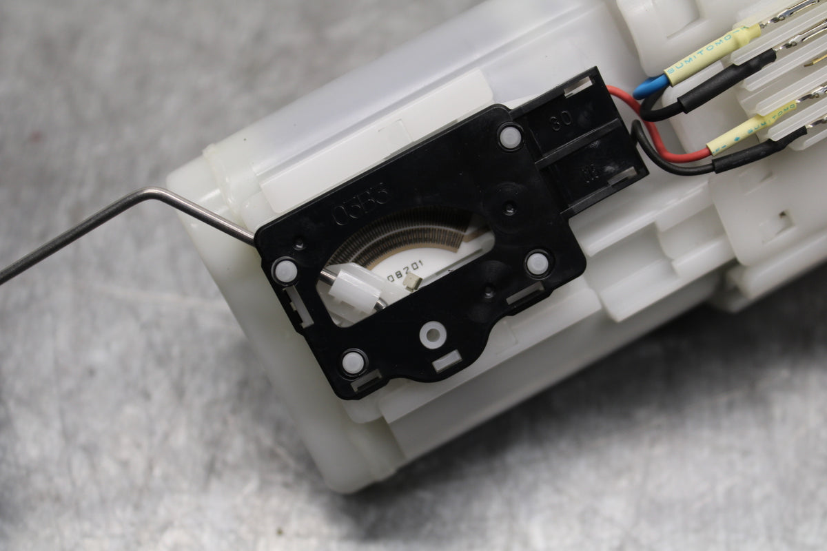 22-24 YAMAHA XSR900 FUEL PUMP GAS PETROL SENDER UNIT BB710