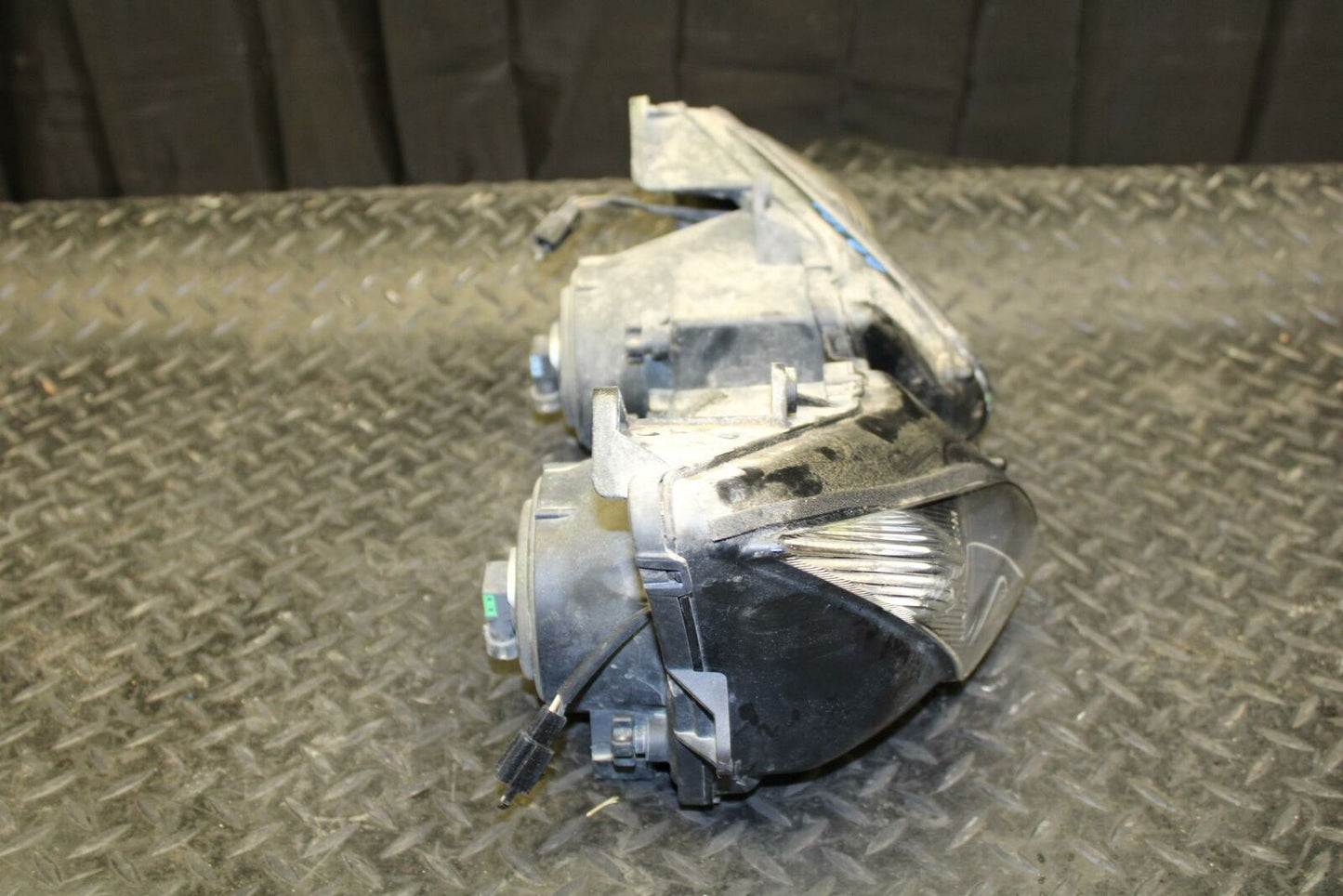 06-07 KAWASAKI NINJA ZX10R FRONT HEADLIGHT HEAD LIGHT LAMP  BB186