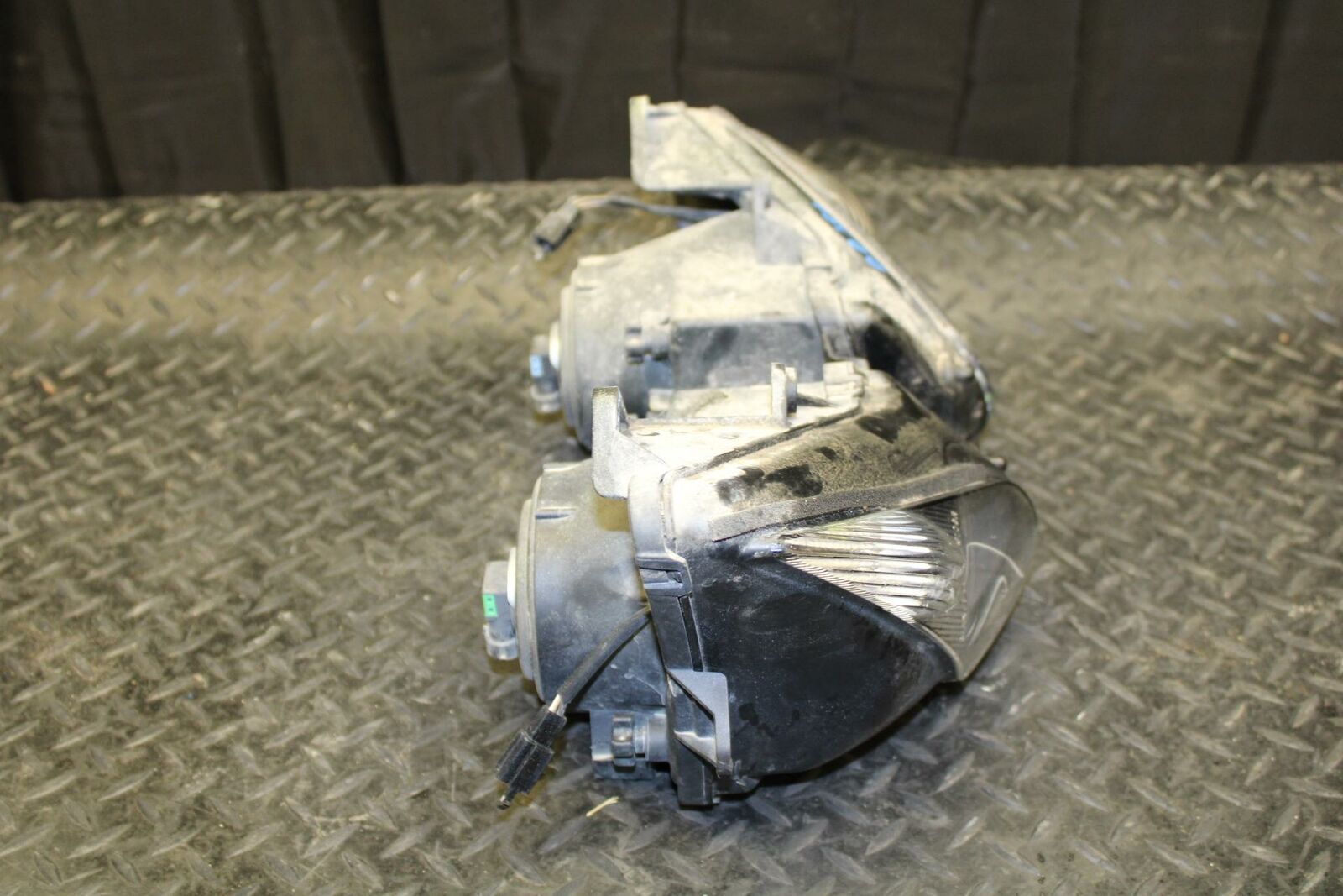 06-07 KAWASAKI NINJA ZX10R FRONT HEADLIGHT HEAD LIGHT LAMP  BB186