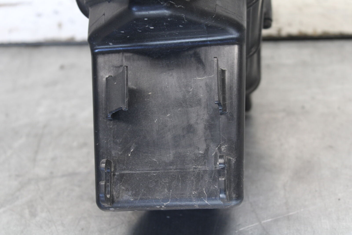 09-12 KAWASAKI NINJA ZX6R UPPER FAIRING MIRROR GAUGES STAY BRACKET BB698