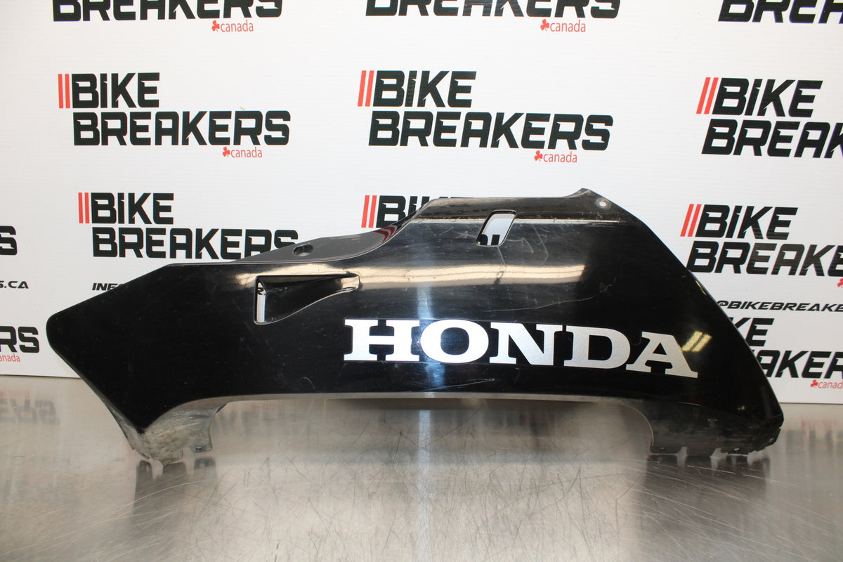05-06 HONDA CBR600RR RIGHT LOWER BOTTOM BELLY SIDE FAIRING COWL  BB149