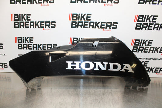 05-06 HONDA CBR600RR RIGHT LOWER BOTTOM BELLY SIDE FAIRING COWL  BB149
