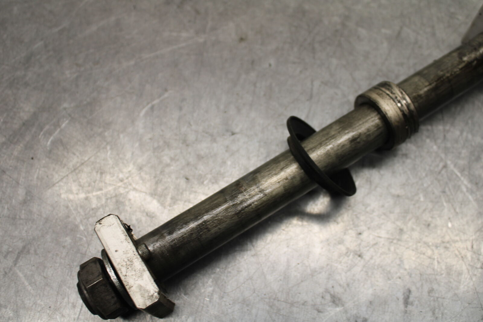 07-08 YAMAHA YZF R1 REAR AXLE BACK WHEEL RIM PIVOT BOLT AXEL BB724