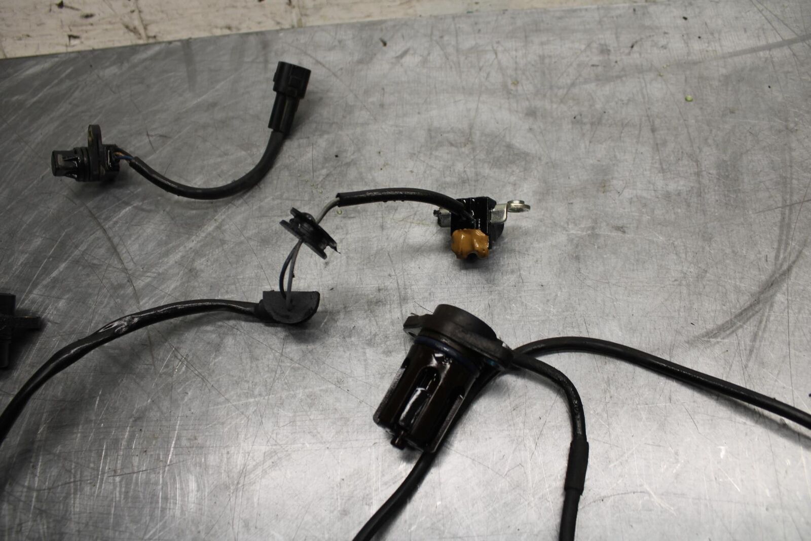 07 YAMAHA YZF R6 OIL LEVEL GAUGE ENGINE SENSOR 5VX-85720-01-00 BB495