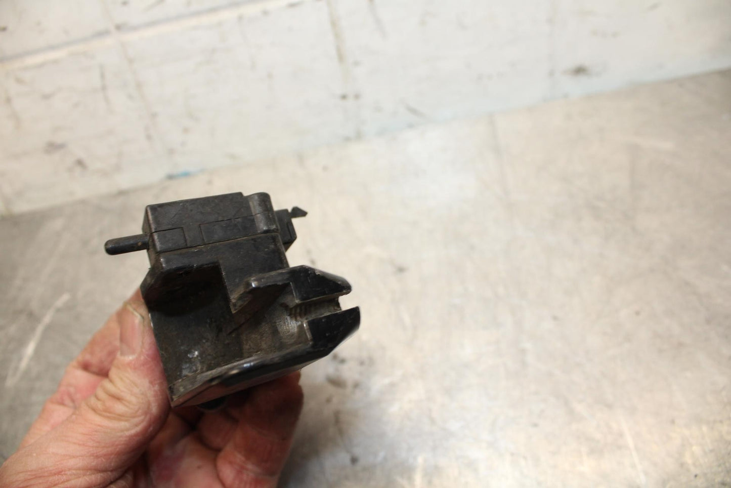 00-01 KAWASAKI ZZR600 CLUTCH LEVER PERCH MOUNT BRACKET BB31