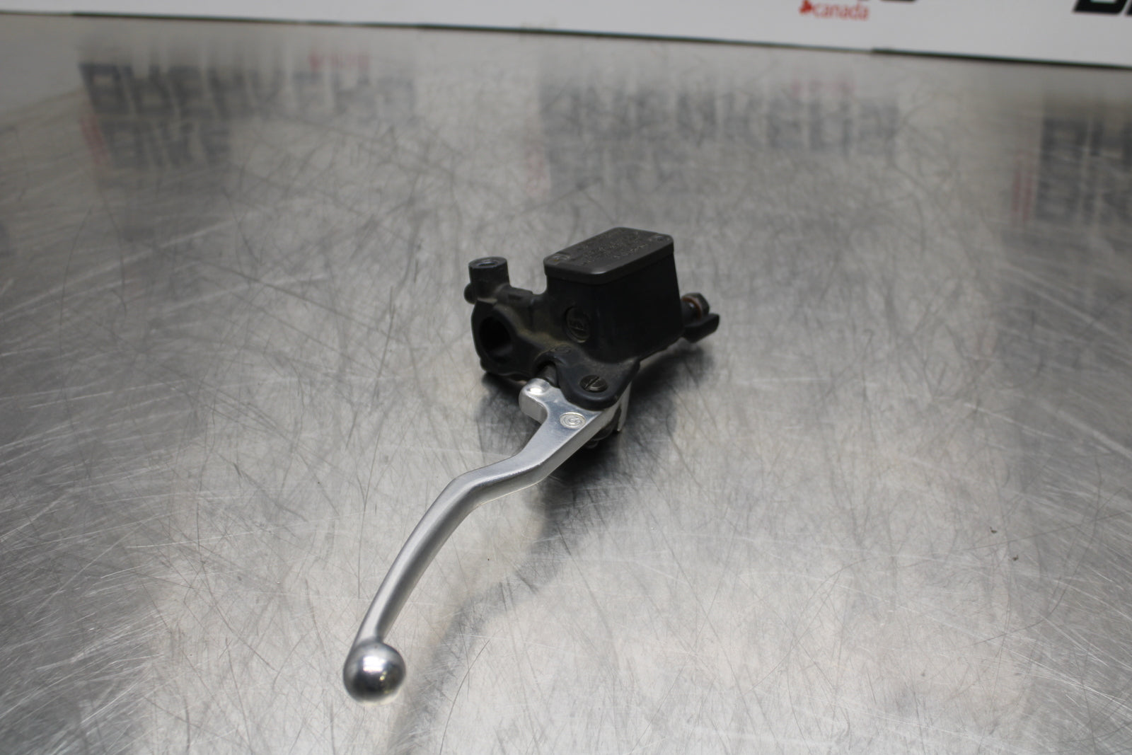 08 MOTO GUZZI BREVA 750 FRONT BRAKE MASTER CYLINDER w/ LEVER BB154