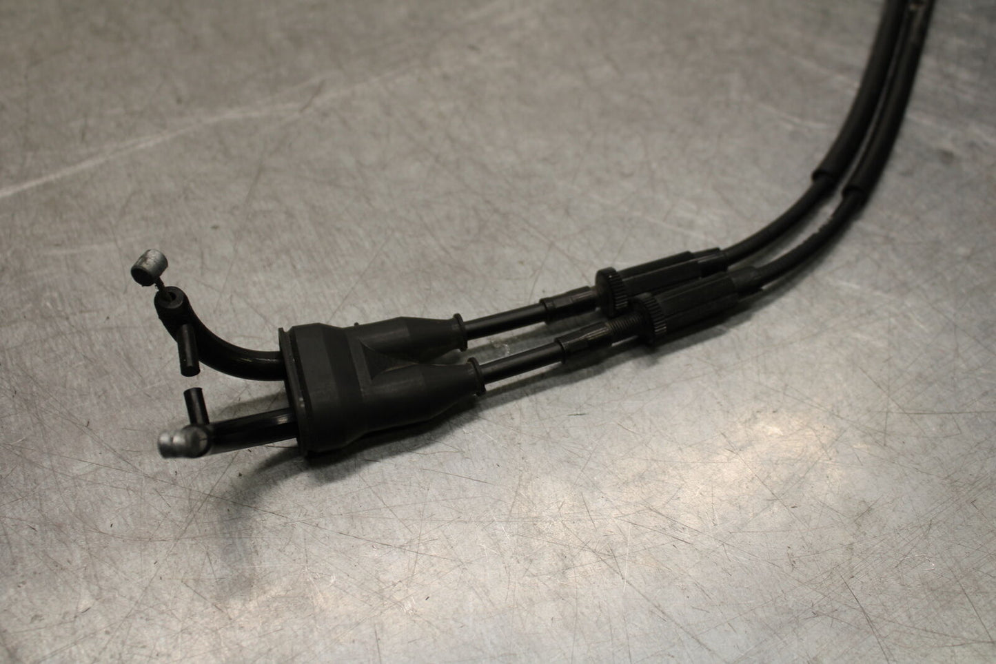 16 KAWASAKI NINJA ZX10R THROTTLE CABLES LINES 54012-0631 BB650