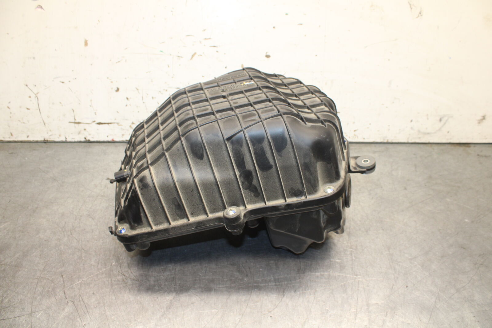 18-23 KAWASAKI NINJA 400 EX400 ABS AIRBOX AIR INTAKE FILTER BOX BB747