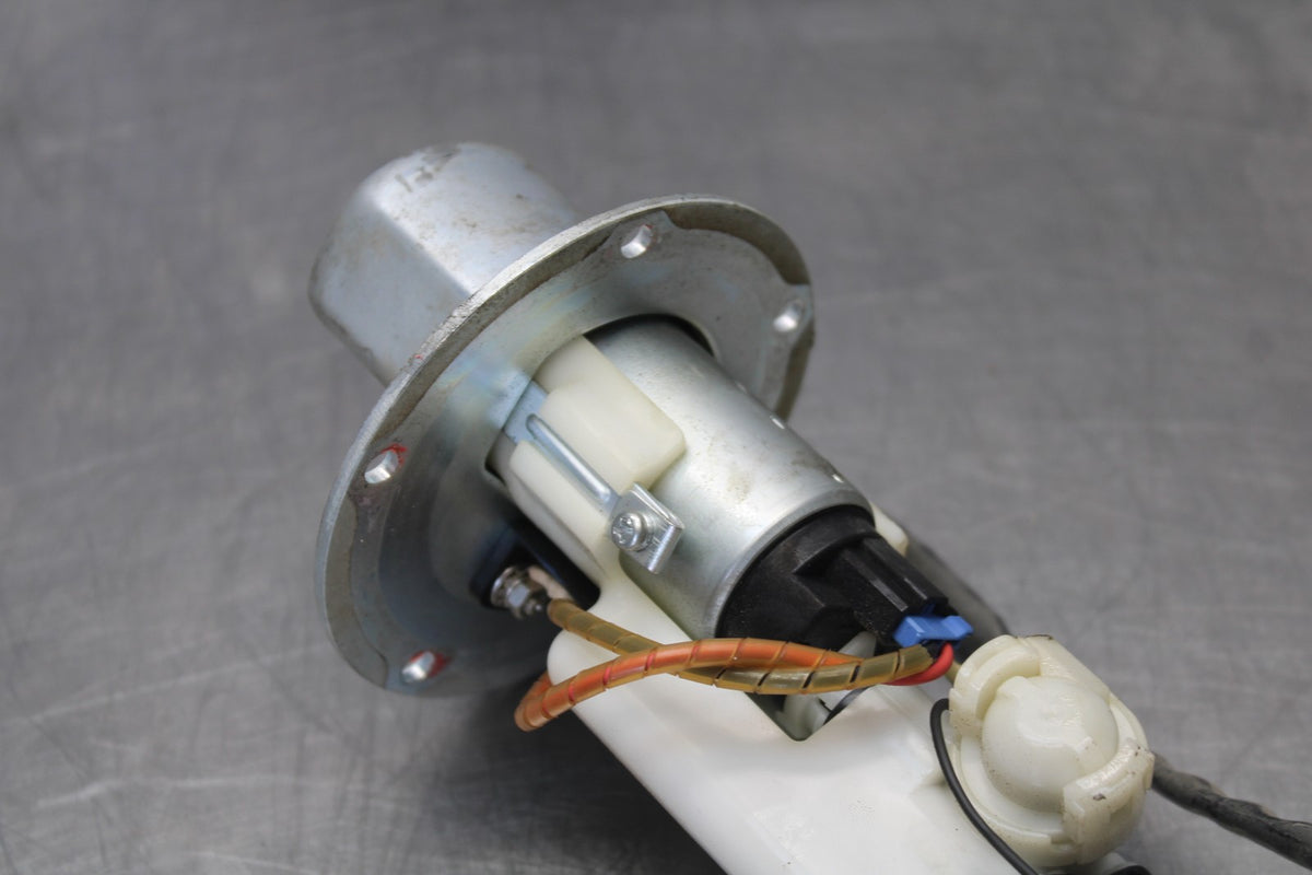 08 KAWASAKI VULCAN 1600 VN1600D NOMAD FUEL GAS PUMP BB904
