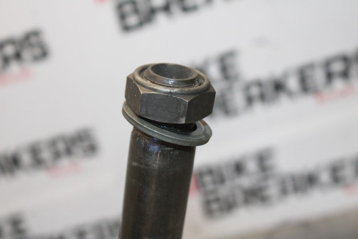 05 YAMAHA YZF R6 REAR AXLE BACK WHEEL RIM PIVOT BOLT AXEL BB894