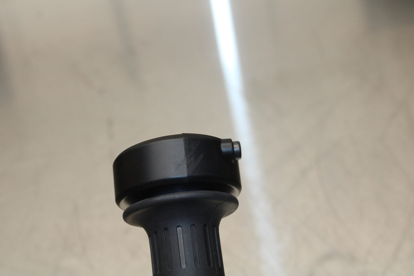 23-24 KAWASAKI NINJA ZX14R NEW!! THROTTLE CABLE LINE HOUSING GUIDE BB141