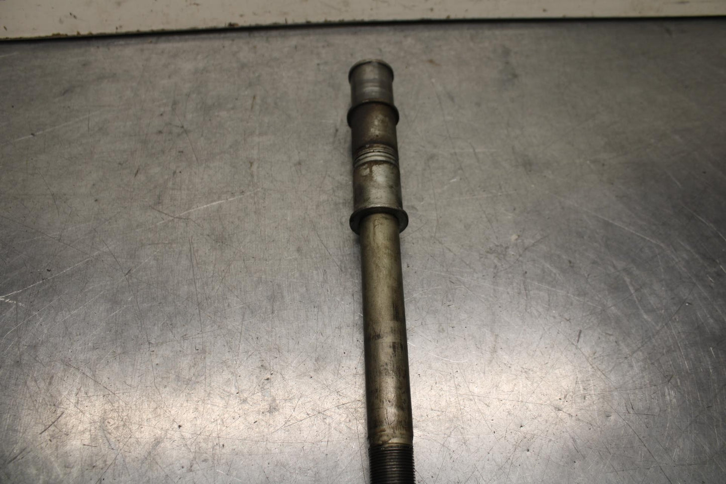 03-08 KAWASAKI VULCAN 1600 FRONT WHEEL RIM AXLE PIVOT BOLT BB616