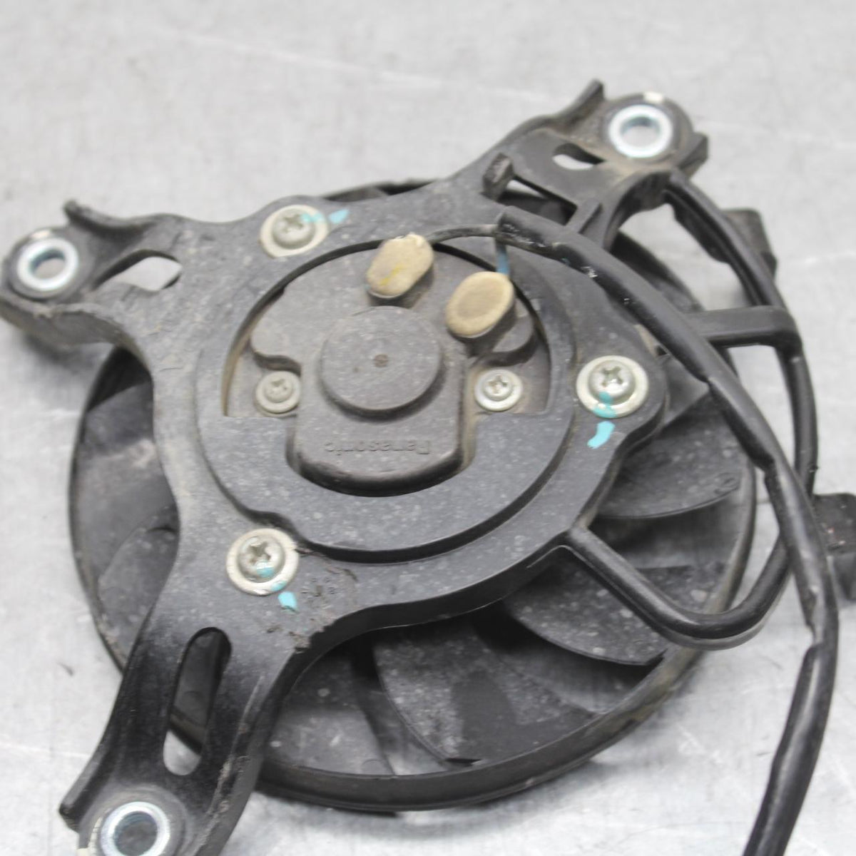 15-18 HONDA CB300FA ENGINE RADIATOR COOLING FAN BB646