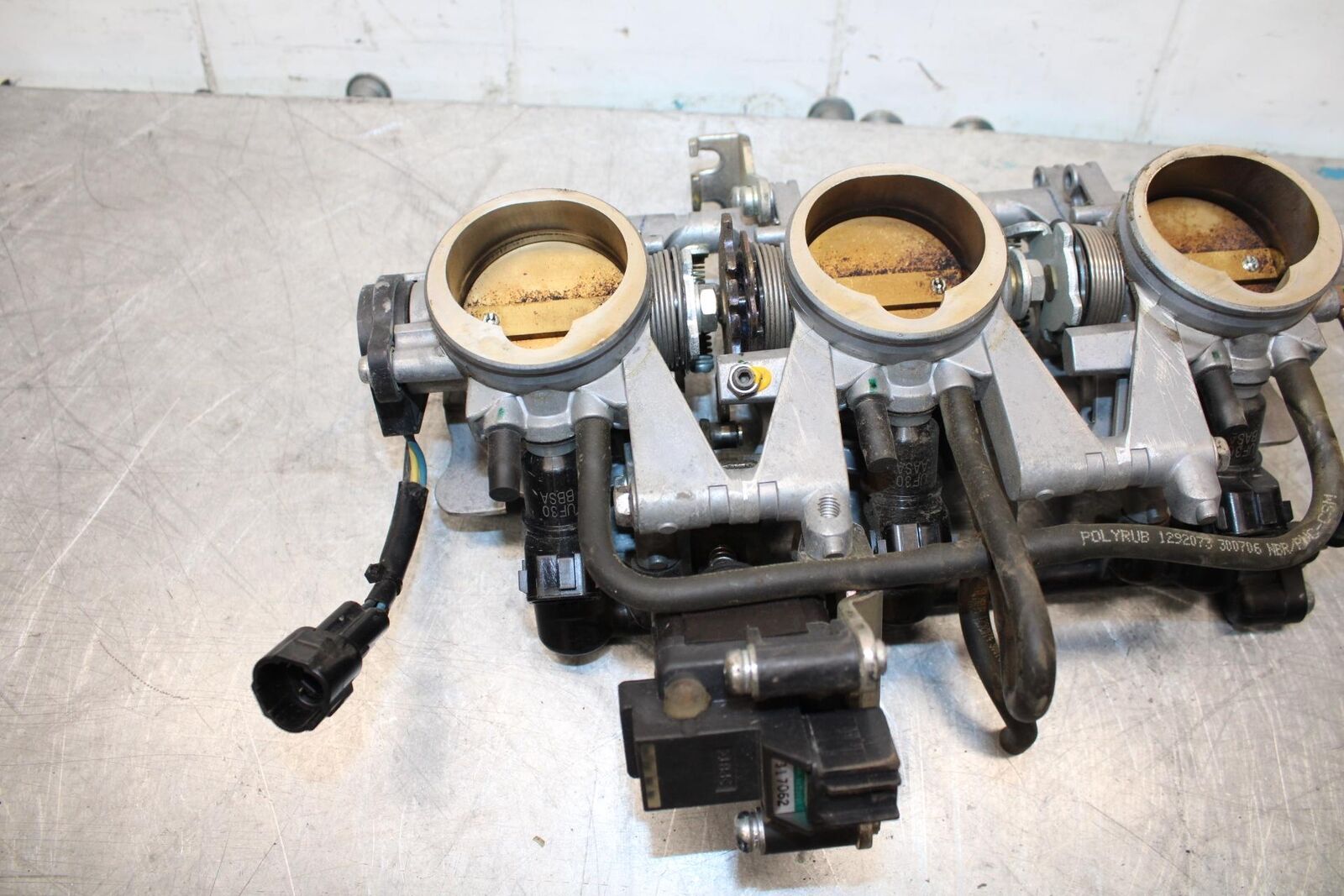 06-07 TRIUMPH DAYTONA 675 DAYTONA 675 MAIN FUEL INJECTORS / THROTTLE BODIES BB44