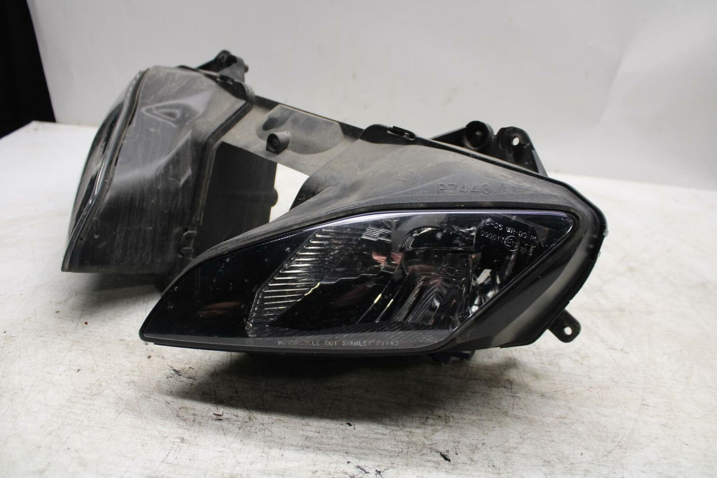08 YAMAHA YZF R6 2c0 FRONT HEADLIGHT HEAD LIGHT LAMP BB365