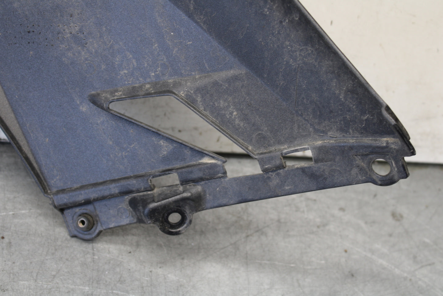 18-23 KAWASAKI NINJA 400 LEFT MID UPPER SIDE FAIRING COWL PLASTIC BB679