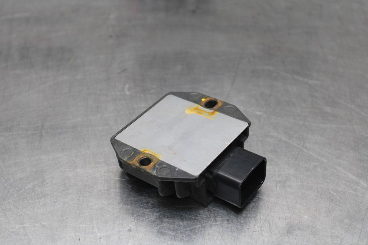 18 YAMAHA YZF R1  RECTIFIER VOLTAGE REGULATOR BB838