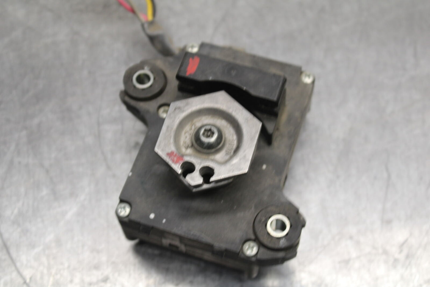 12-13 KAWASAKI Z1000 EXHAUST VALVE SERVO MOTOR BB743