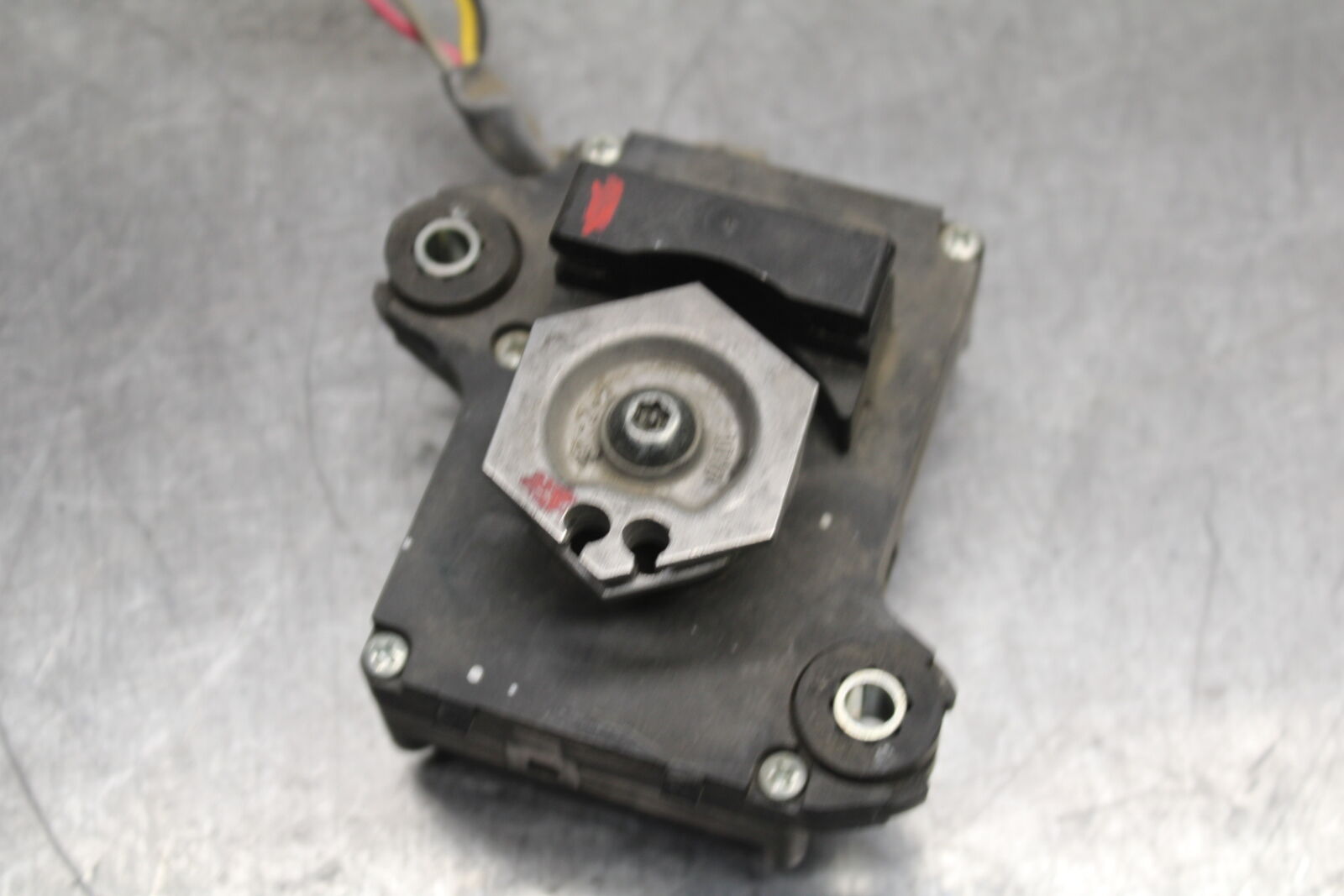 12-13 KAWASAKI Z1000 EXHAUST VALVE SERVO MOTOR BB743