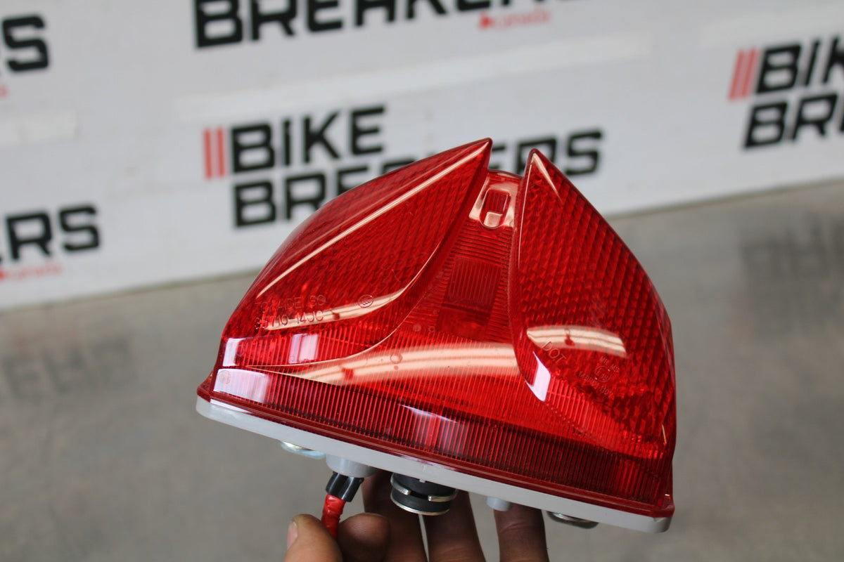 11-26 SUZUKI GSXR750 REAR TAIL TAILLIGHT BACK BRAKE LIGHT BB882