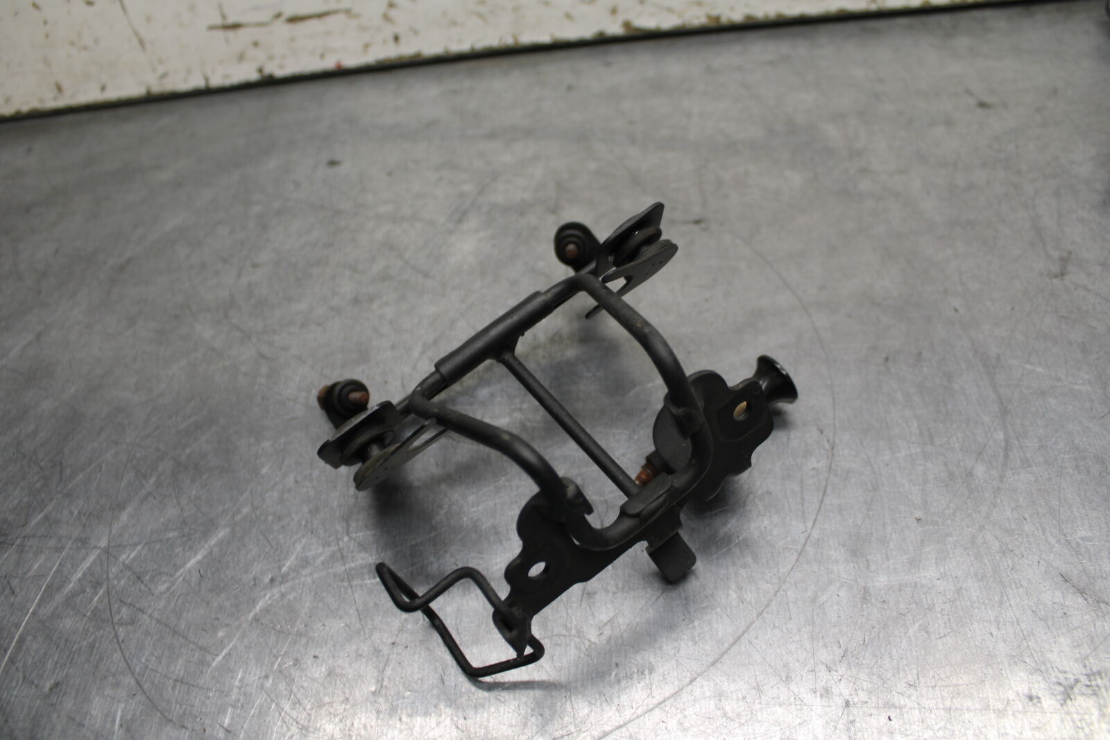 12-13 KAWASAKI Z1000 UPPER FAIRING GAUGES STAY BRACKET BB743